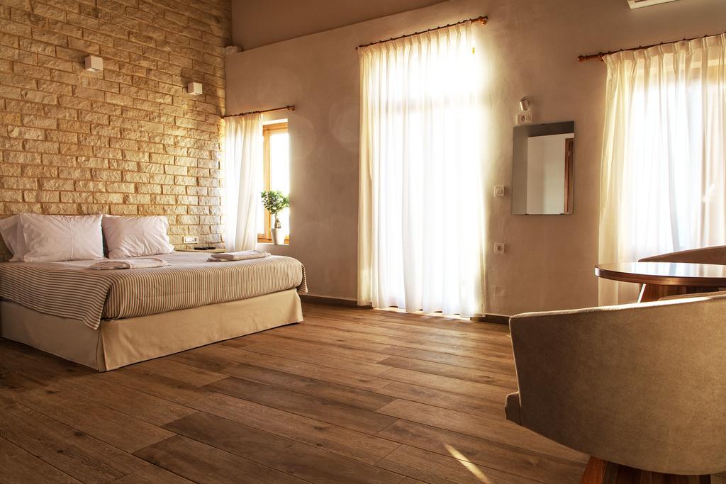 Ocean Waves Hotel Chania  Exterior photo