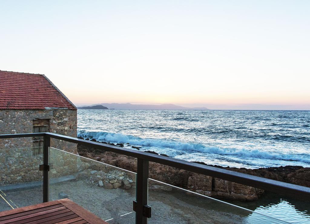 Ocean Waves Hotel Chania  Exterior photo