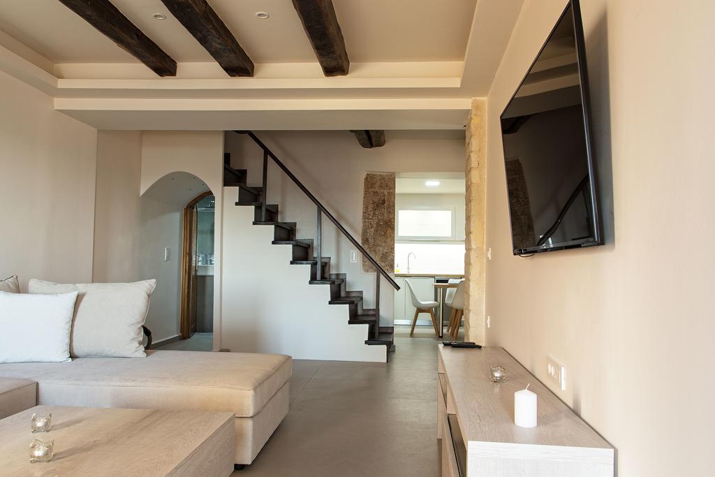 Ocean Waves Hotel Chania  Exterior photo