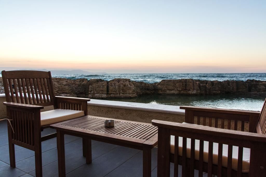 Ocean Waves Hotel Chania  Exterior photo