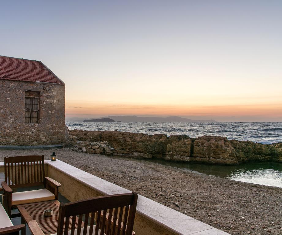 Ocean Waves Hotel Chania  Exterior photo